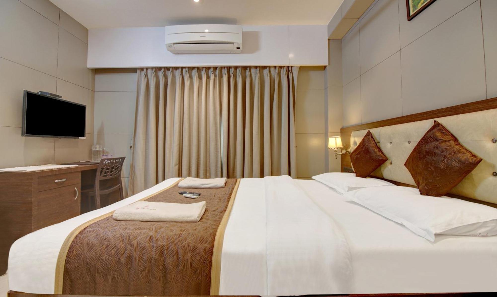 Kalyān Hotel Leela מראה חיצוני תמונה