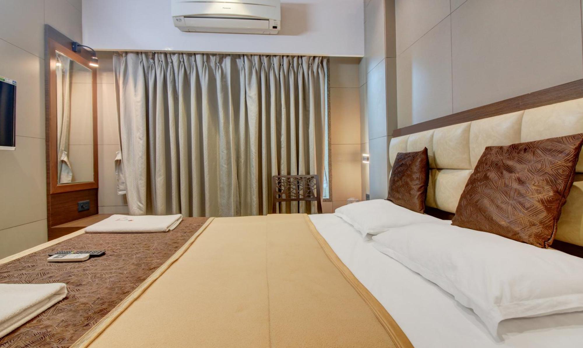Kalyān Hotel Leela מראה חיצוני תמונה